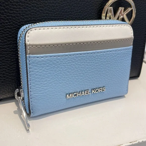 MICHAEL KORS Jet Set Travel Medium Color-Block Zip Around Wallet
LT SKY MLT
NWT - Picture 16 of 16